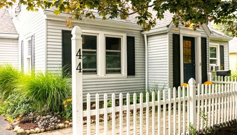 44 Colony Dr