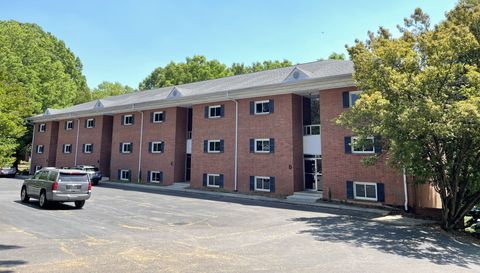 400 Queens Rd