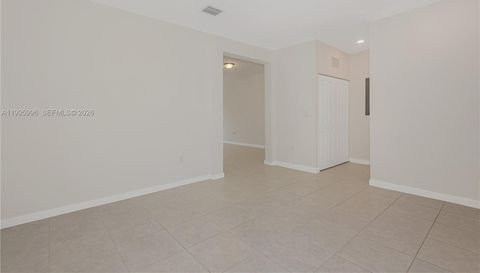 14732 181 Terrace