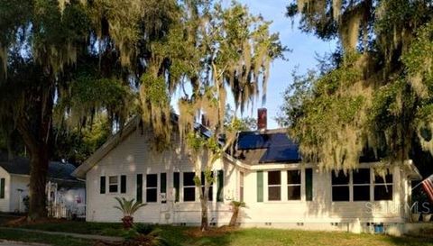 305 LAKESIDE AVENUE