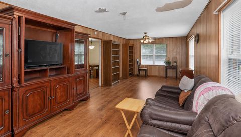 196 Summer Rd