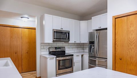 1122 Crystal Place W