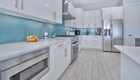 10481 ROYAL CYPRESS WAY