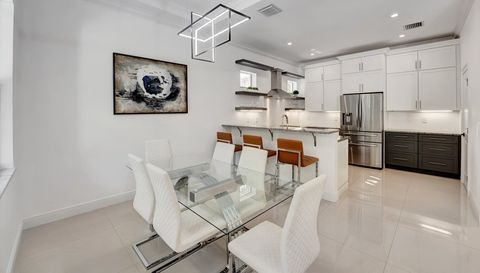 500 Ne Wavecrest Way