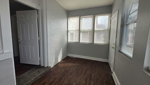 6738 S Prairie Avenue