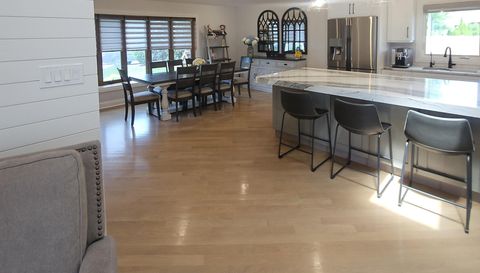12817 S Surrey Ct