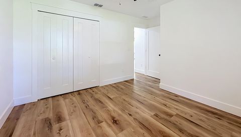 14217 Camelot Pl