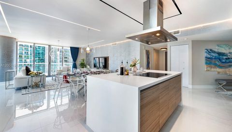 300 Sunny Isles Blvd