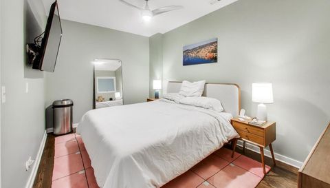 1214 W Webster Avenue