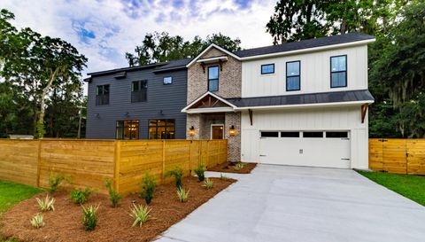 305 Edgewater Rd