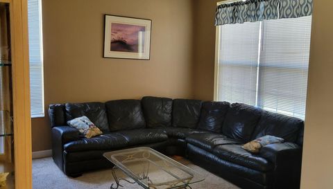 3145 Twisted Oak Loop