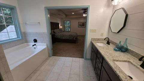 96 Oak Leaf Way