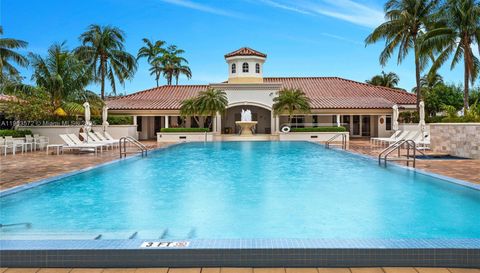 19900 W Country Club Dr