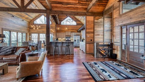 272 Heights Overlook