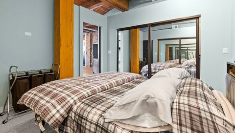 913 W Van Buren Street