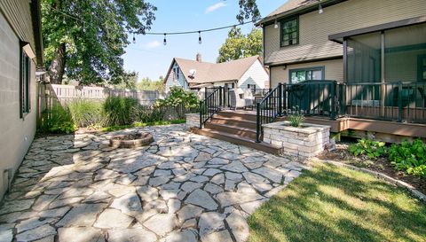 1002 Warner Avenue