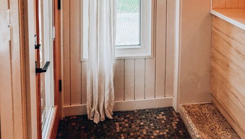 46 Palm Dr