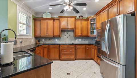 2379 Metcalf Dr