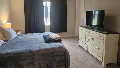 3264 Royal Gardens Ave