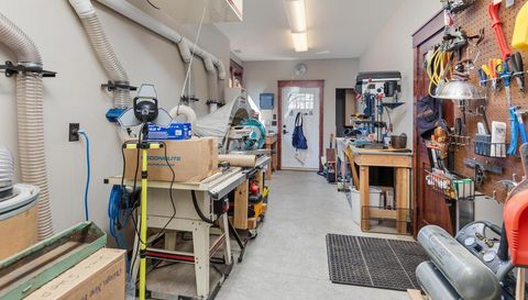 1912 Linner Woods Court