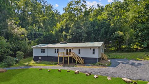 1218 Sweet Creek Rd