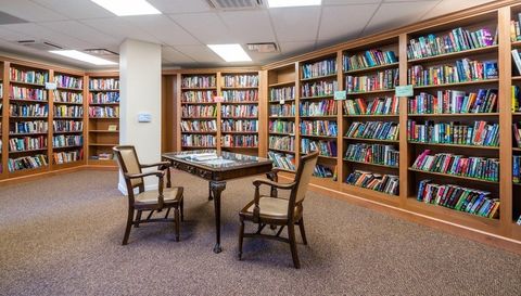 5555 N Sheridan Road