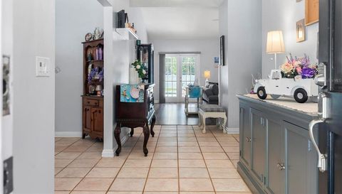 27 WINDING CREEK WAY