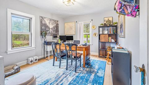 2533 Snelling Curve