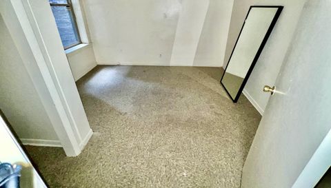 1011 N Western Avenue