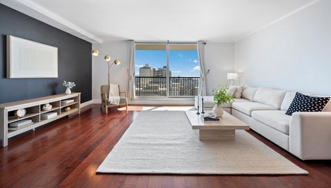 5855 N SHERIDAN Road