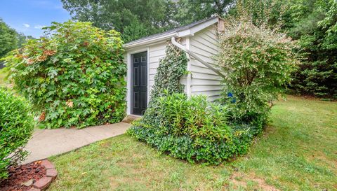 209 Southfork Ln