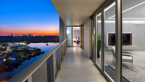 300 Sunny Isles Blvd