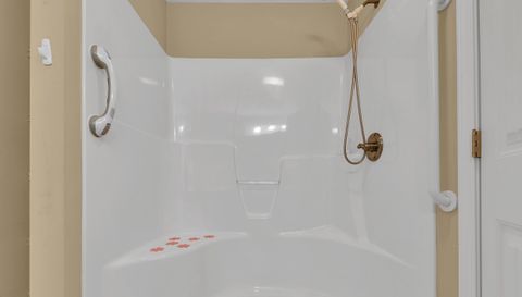 2732 Waters Place Dr