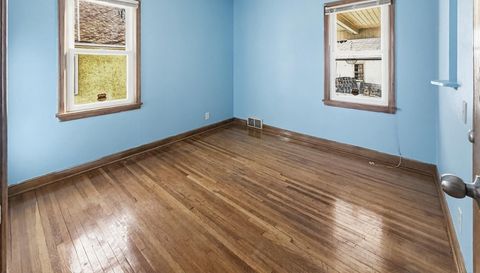 742 Nebraska Avenue E