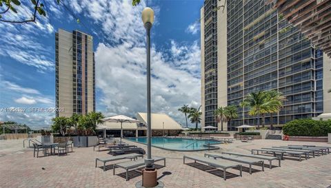 20379 W Country Club Dr