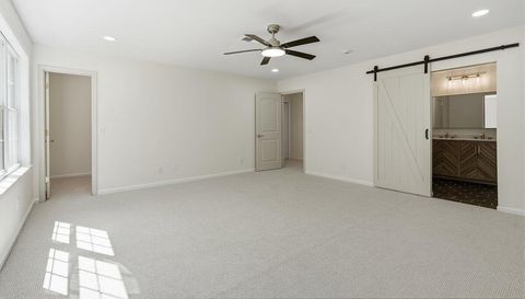 8 Overlook Ct