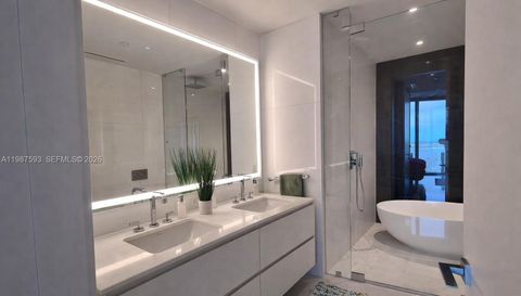 300 Biscayne Blvd Way