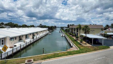 1400 Tarpon Center