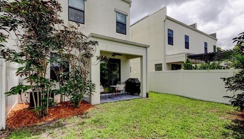 204 N MANHATTAN AVENUE