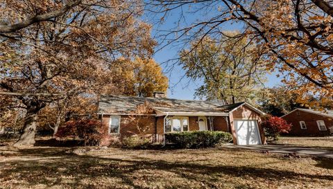 913 E Chain Of Rocks Road