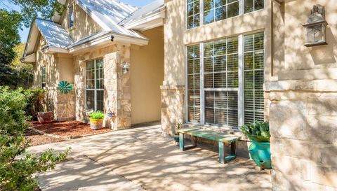 190 Shady Bluff DR