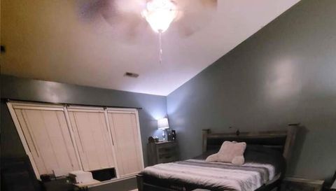 14 Country Woods Ct