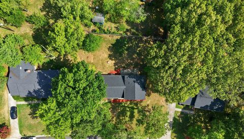 2404 Dulaire Rd