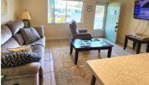 525 Manatee Ct APT 13