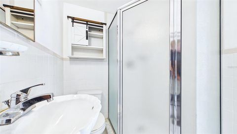 101 N MERCURY AVENUE