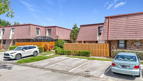 7496 Courtyard Run E