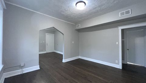 2707 E 78th Street