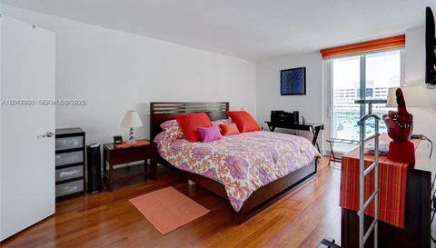 100 Bayview Dr
