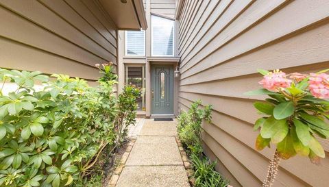 106 COUNTRY PLACE