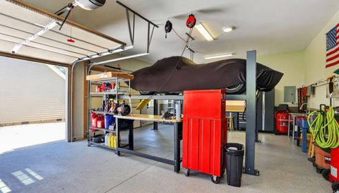 1625 River Bluffs Dr